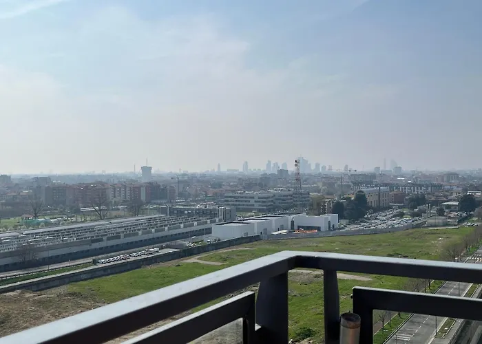 Apartment With Panoramic View Of Milan And Public Free Parking Lot
