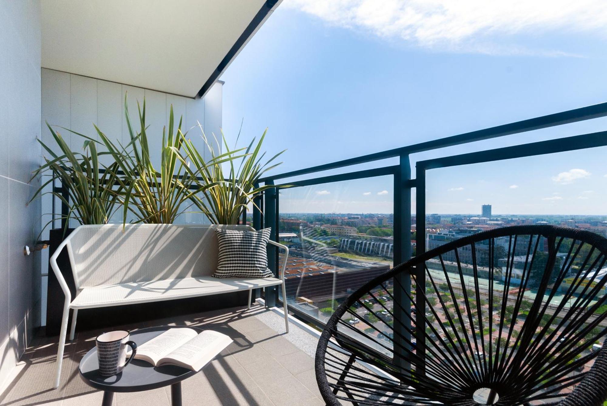 With Panoramic View Of Mailand